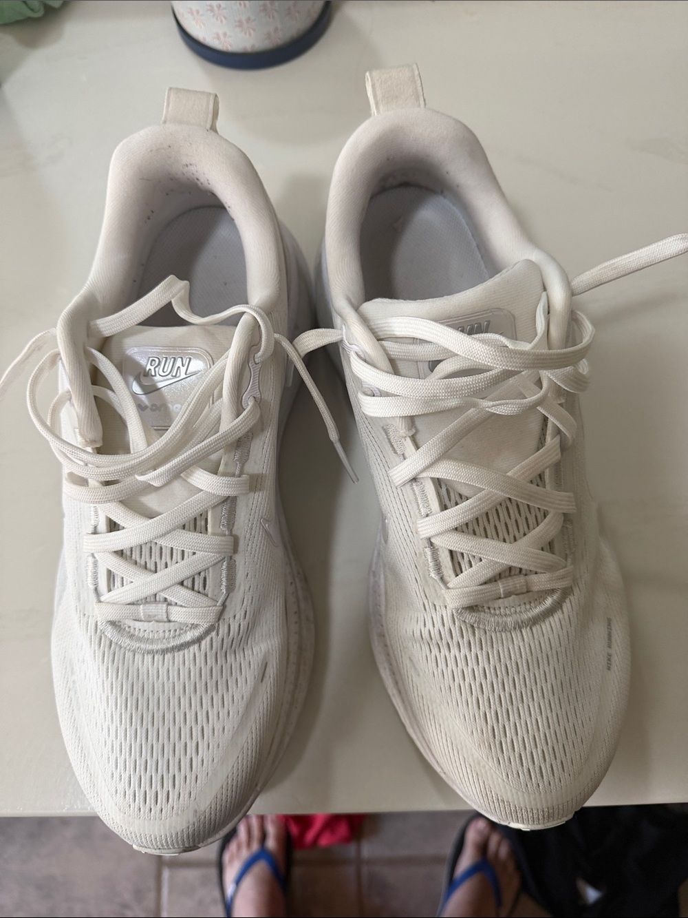 Nike Vomero size 10 White Mens Running Sneakers